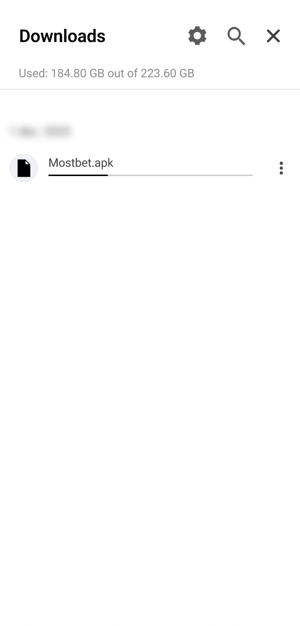 Tap the notification to begin the Mostbet Aviator App update.